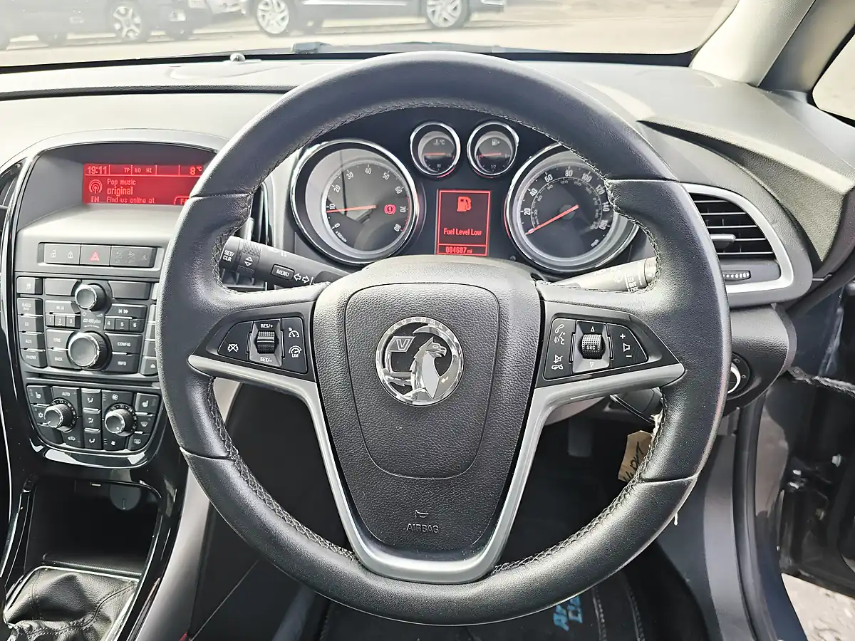 Used 2014 Vauxhall Astra Elite Grey - Interior and Exterior details 12