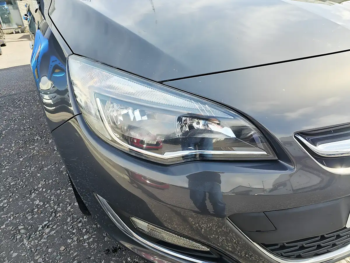 Used 2014 Vauxhall Astra Elite Grey - Interior and Exterior details 16