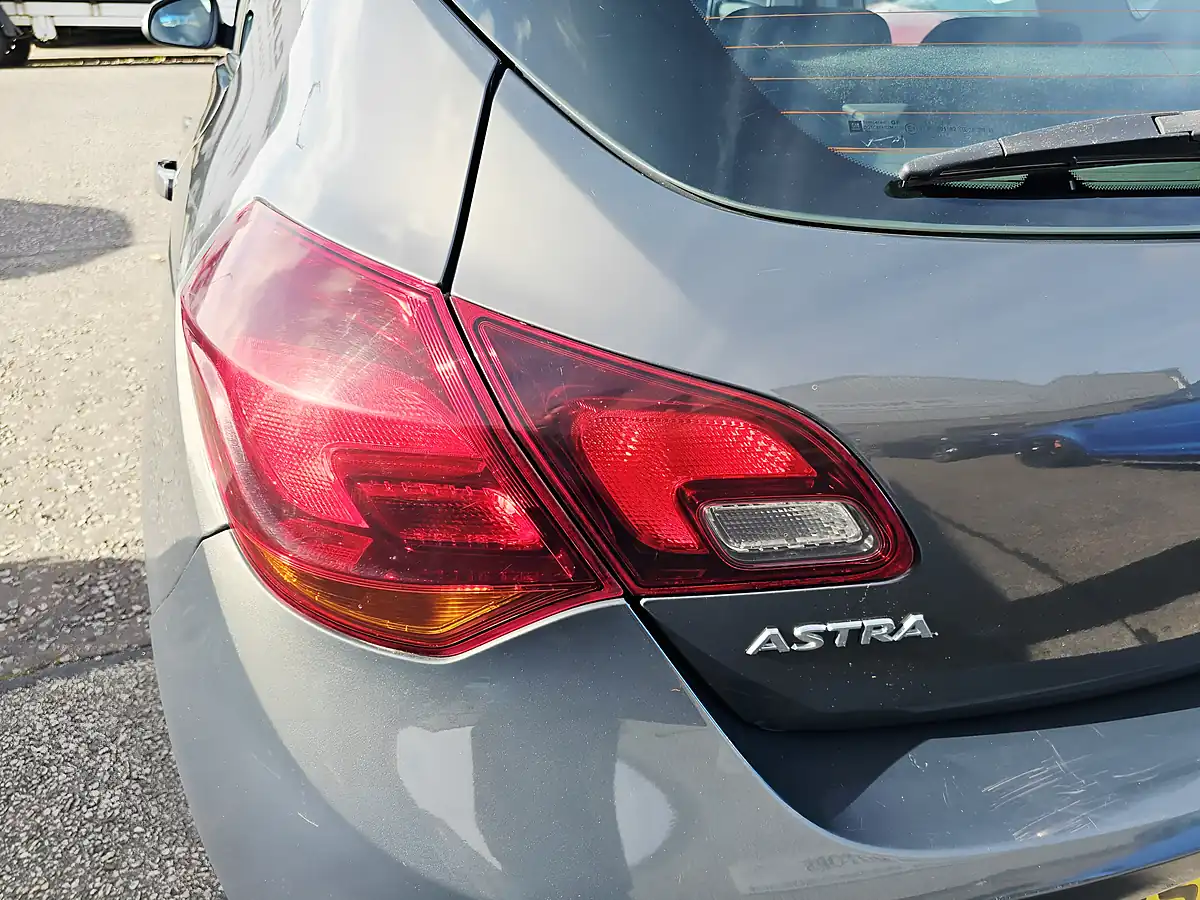 Used 2014 Vauxhall Astra Elite Grey - Interior and Exterior details 17