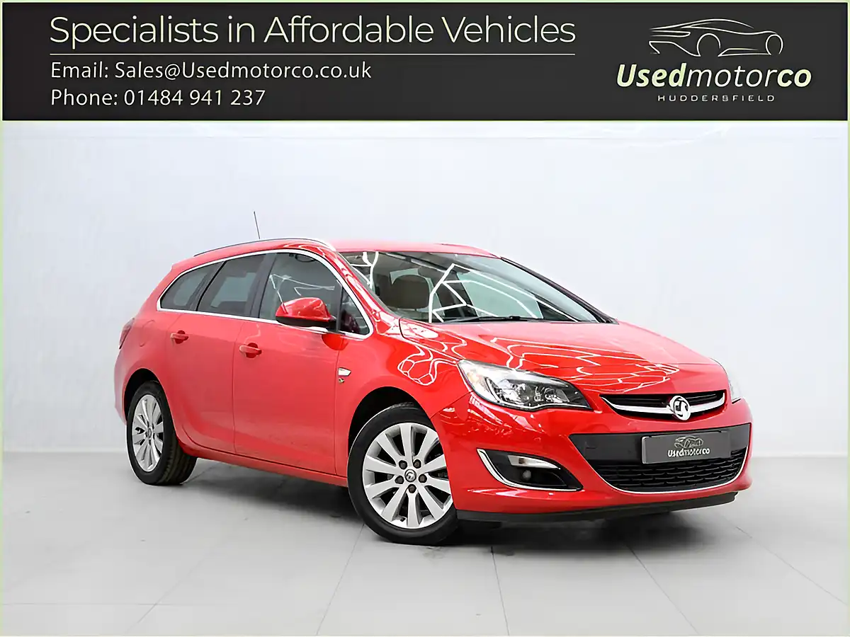 Used 2014 Vauxhall Astra Elite Red - Interior and Exterior details 2