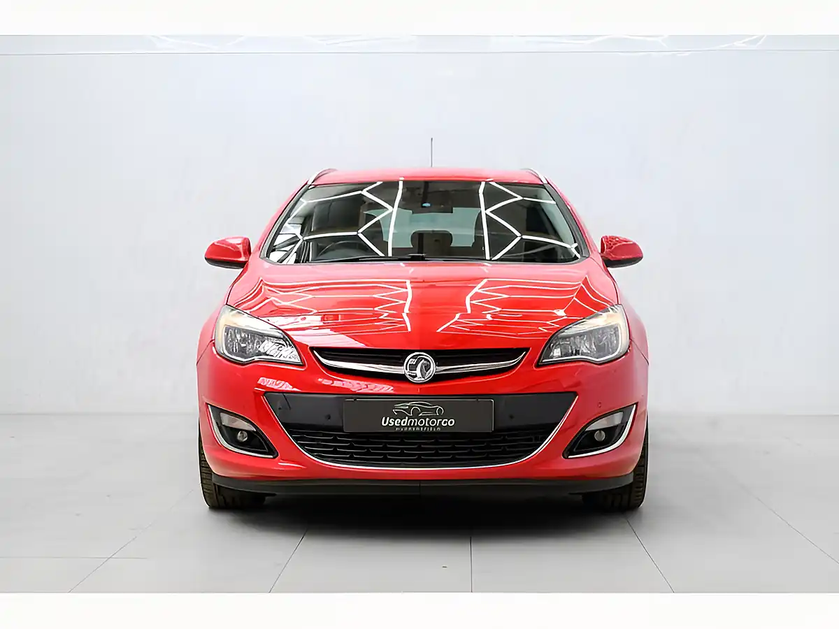 Used 2014 Vauxhall Astra Elite Red - Interior and Exterior details 3
