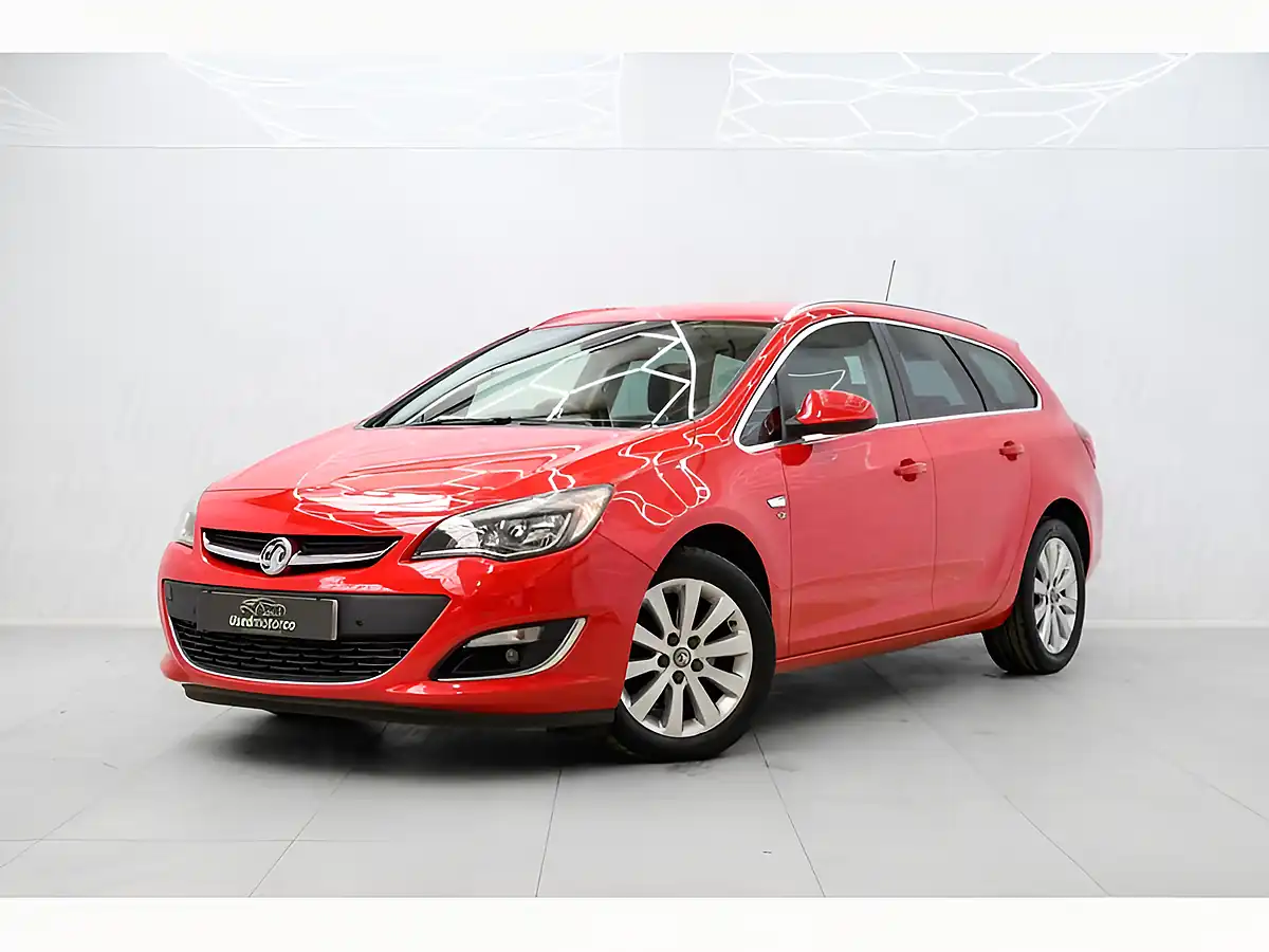 Used 2014 Vauxhall Astra Elite Red - Interior and Exterior details 5