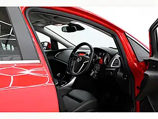 Used 2014 Vauxhall Astra Elite Red - Interior and Exterior details 9