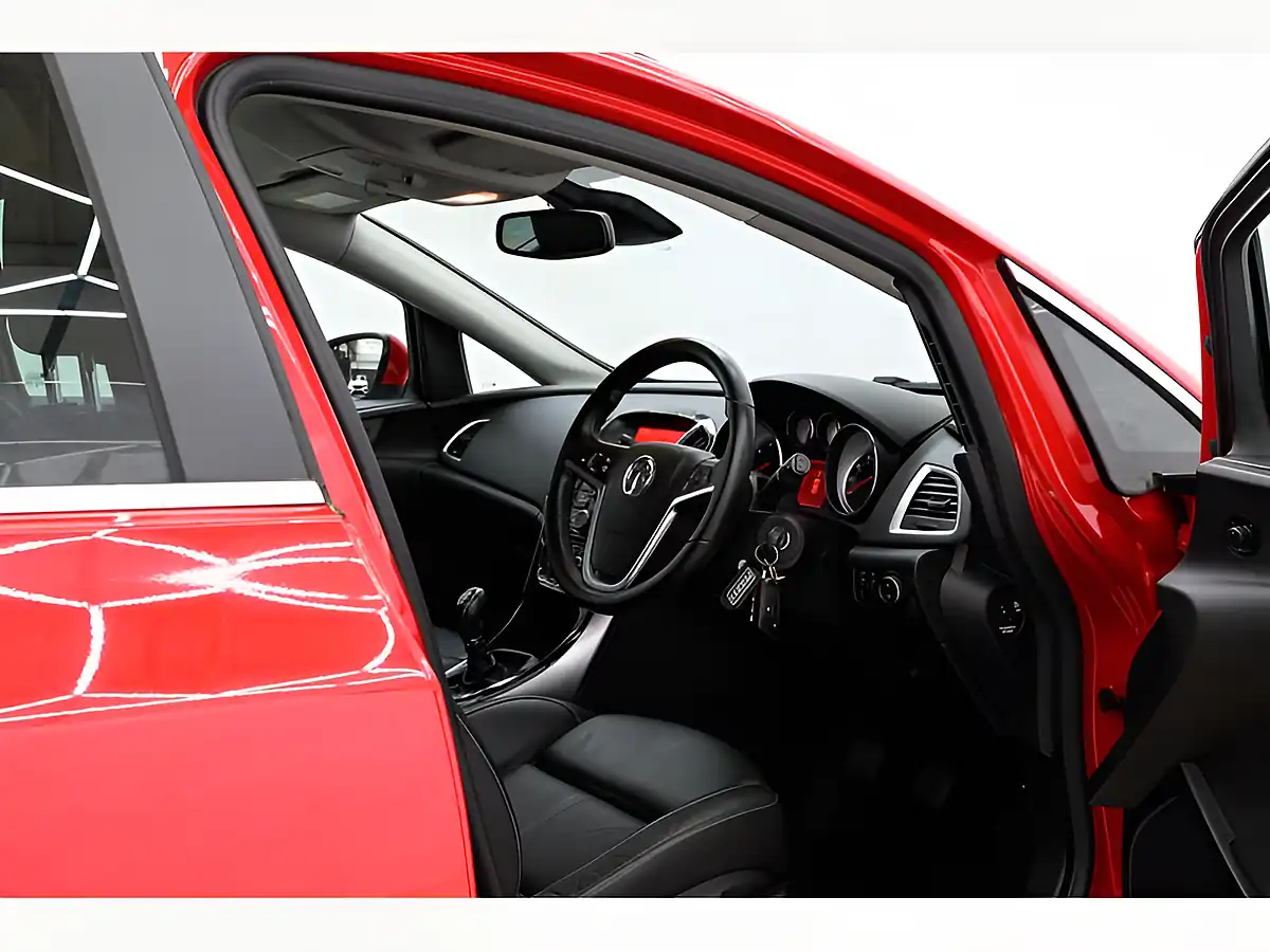 Used 2014 Vauxhall Astra Elite Red - Interior and Exterior details 9