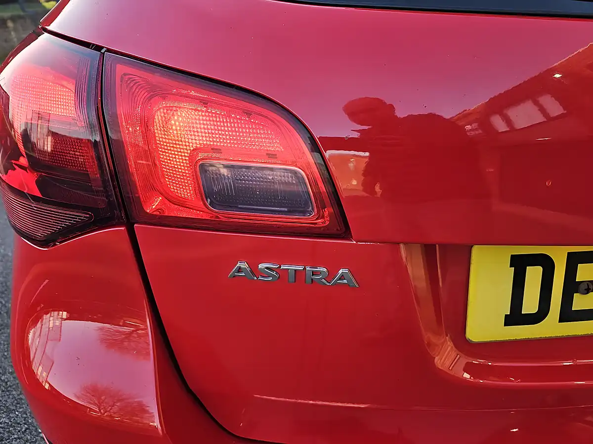 Used 2014 Vauxhall Astra Elite Red - Interior and Exterior details 19