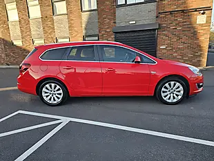 Used 2014 Vauxhall Astra Elite Red - Interior and Exterior details 4