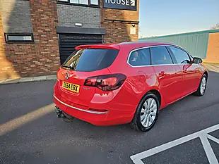 Used 2014 Vauxhall Astra Elite Red - Interior and Exterior details 6