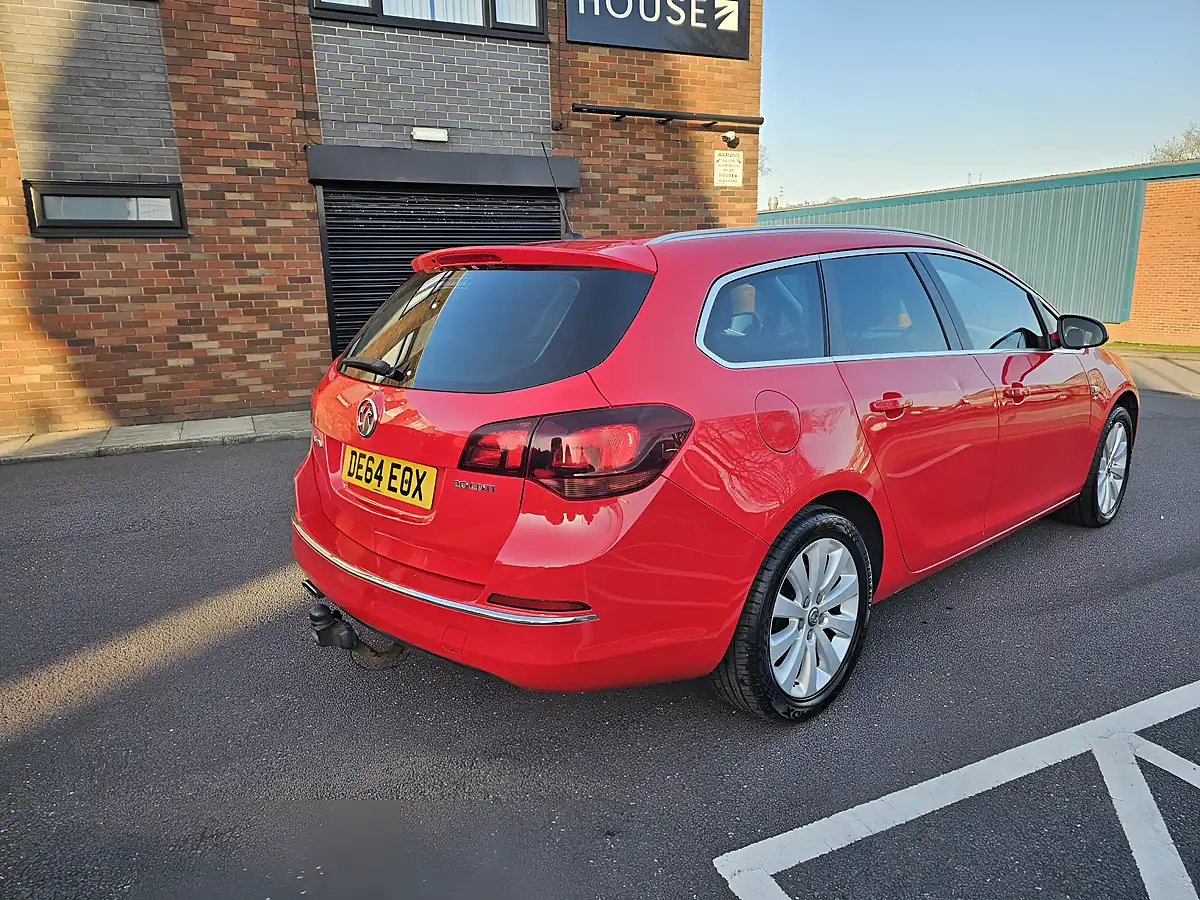 Used 2014 Vauxhall Astra Elite Red - Interior and Exterior details 6