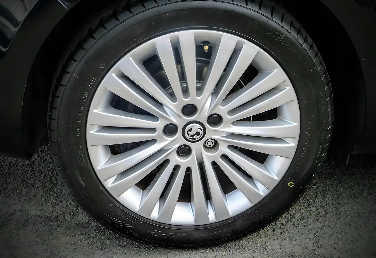 Used 2014 Vauxhall Astra Energy Black - Interior and Exterior details 10