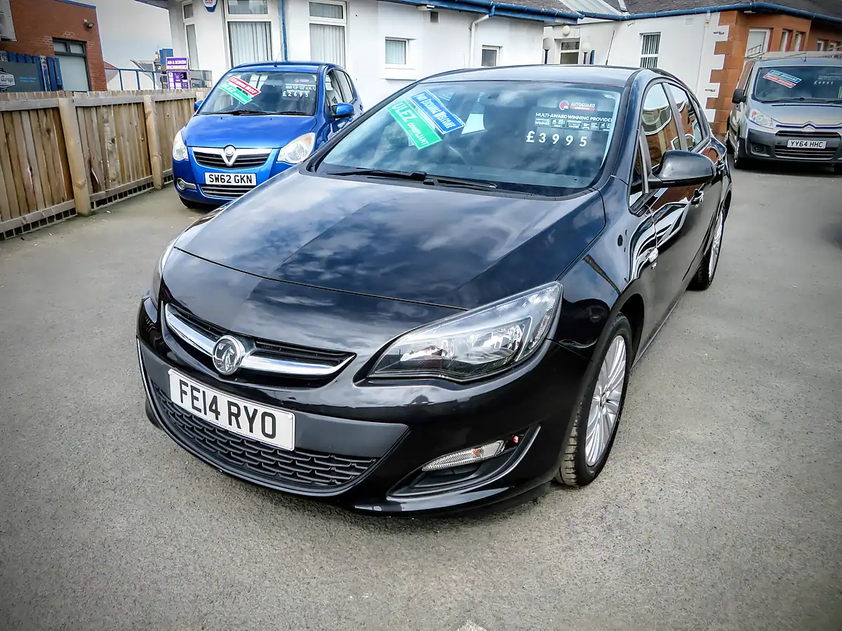 Used 2014 Vauxhall Astra Energy Black - Interior and Exterior details 4