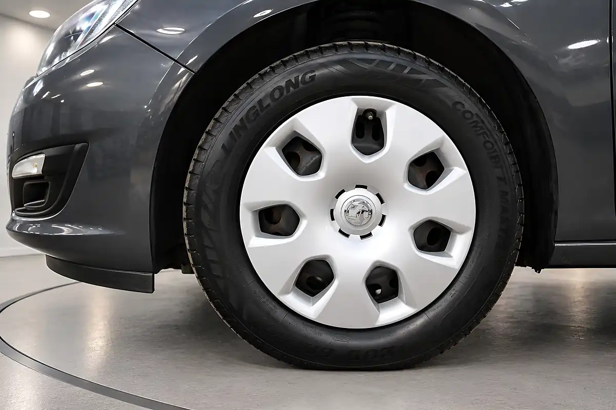 Used 2014 Vauxhall Astra Es Grey - Interior and Exterior details 13