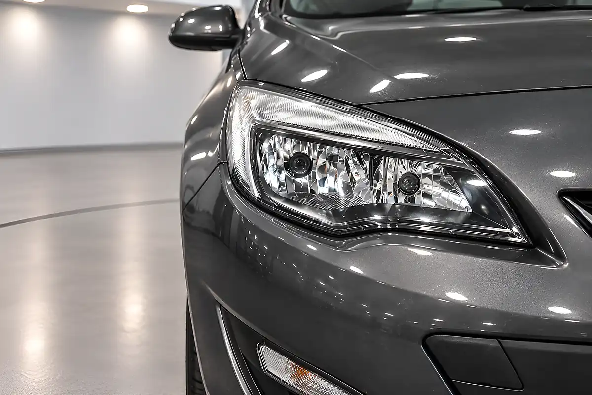 Used 2014 Vauxhall Astra Es Grey - Interior and Exterior details 4