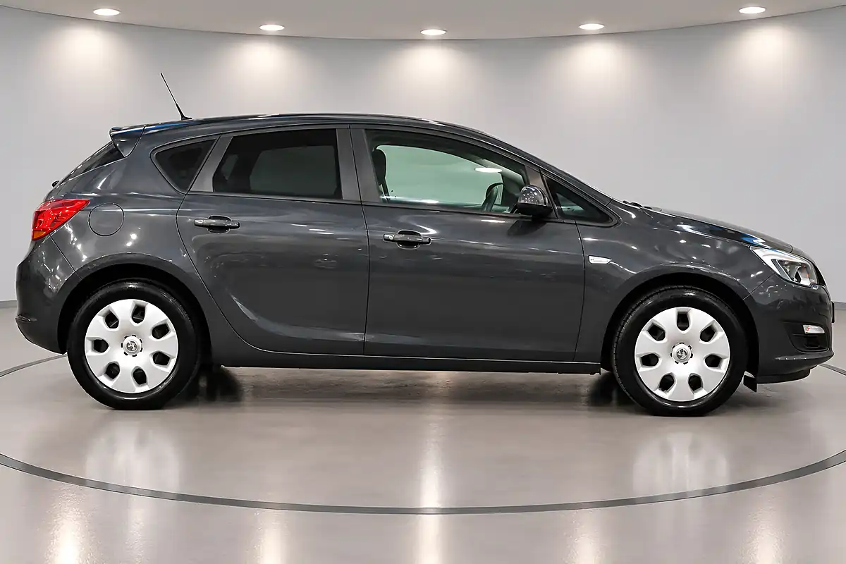 Used 2014 Vauxhall Astra Es Grey - Interior and Exterior details 9