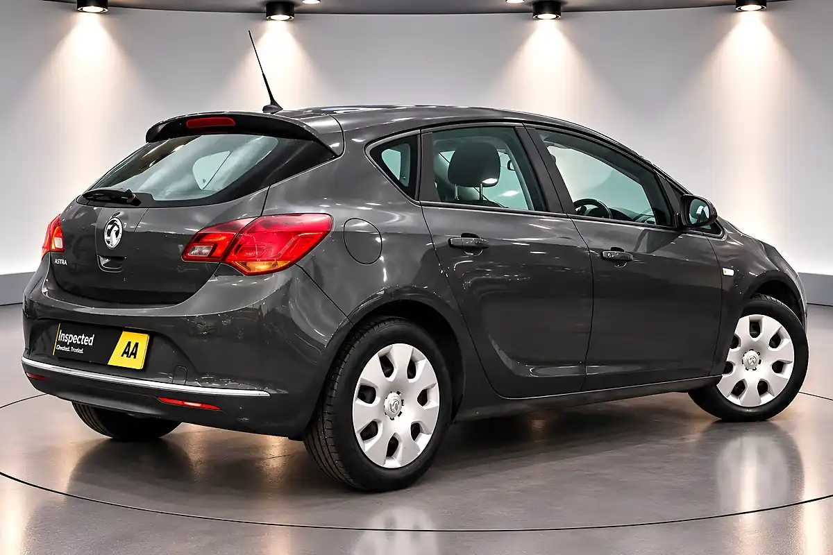 Used 2014 Vauxhall Astra Es Grey - Interior and Exterior details 11