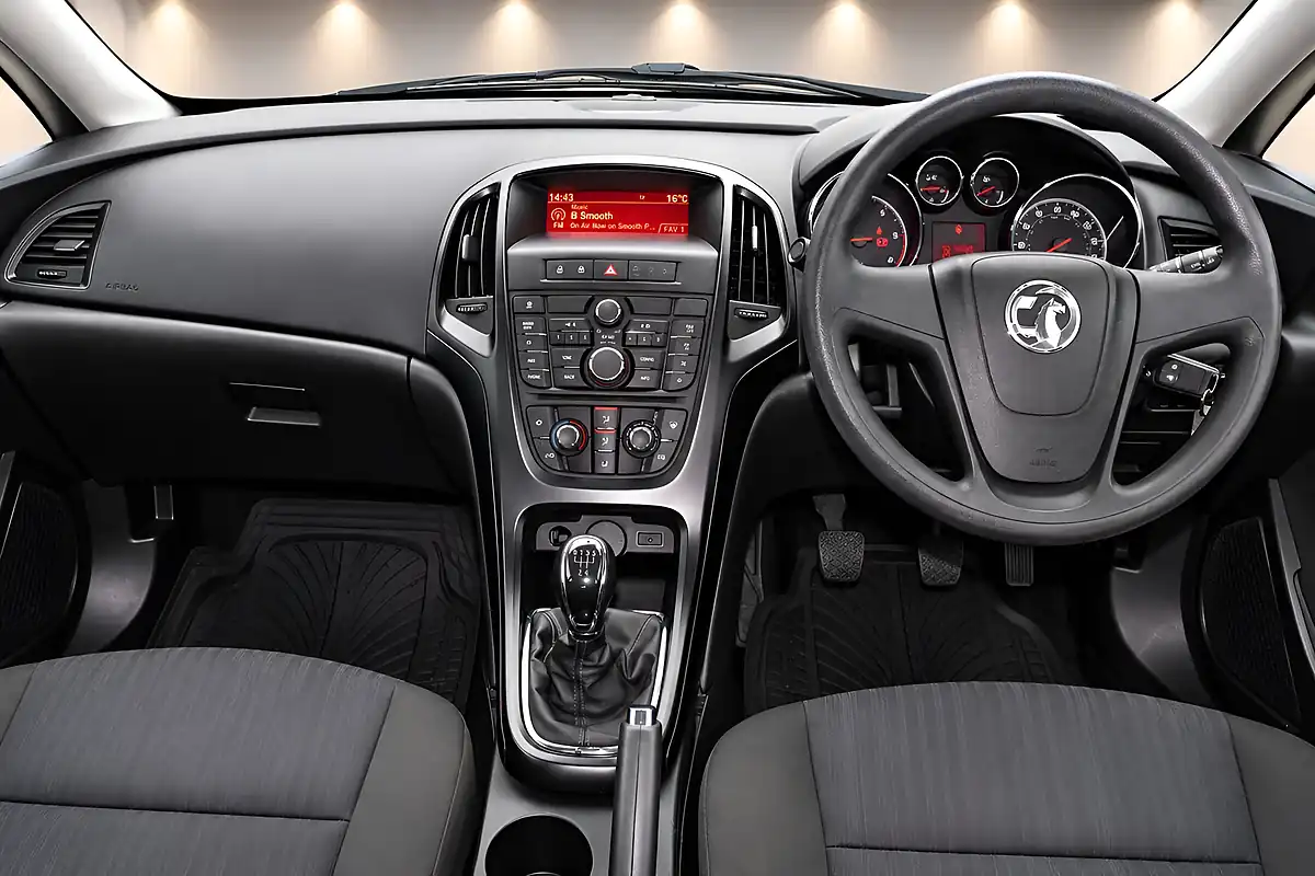 Used 2014 Vauxhall Astra Es Grey - Interior and Exterior details 17
