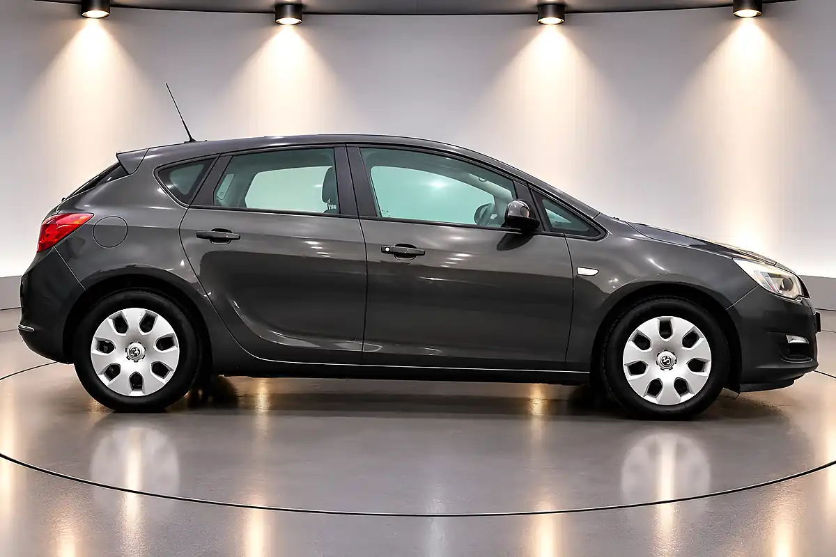 Used 2014 Vauxhall Astra Es Grey - Interior and Exterior details 6