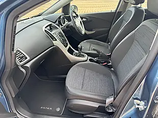 Used 2014 Vauxhall Astra Excite Blue - Interior and Exterior details 11