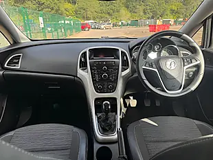 Used 2014 Vauxhall Astra Excite Blue - Interior and Exterior details 12