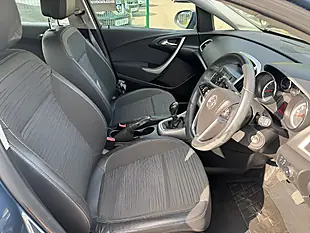 Used 2014 Vauxhall Astra Excite Blue - Interior and Exterior details 13