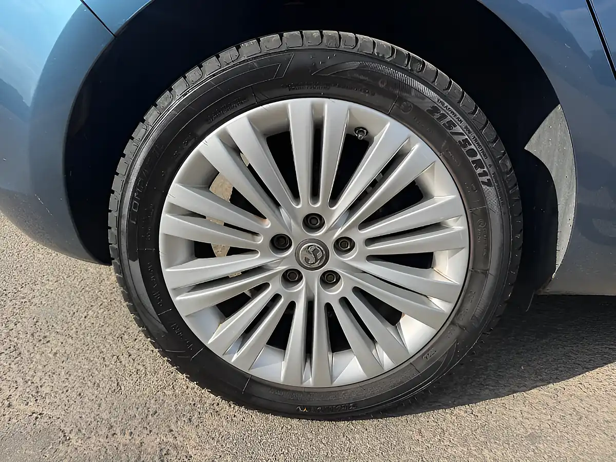 Used 2014 Vauxhall Astra Excite Blue - Interior and Exterior details 14