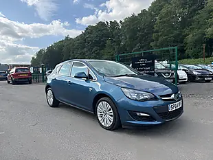 Used 2014 Vauxhall Astra Excite Blue - Interior and Exterior details 2