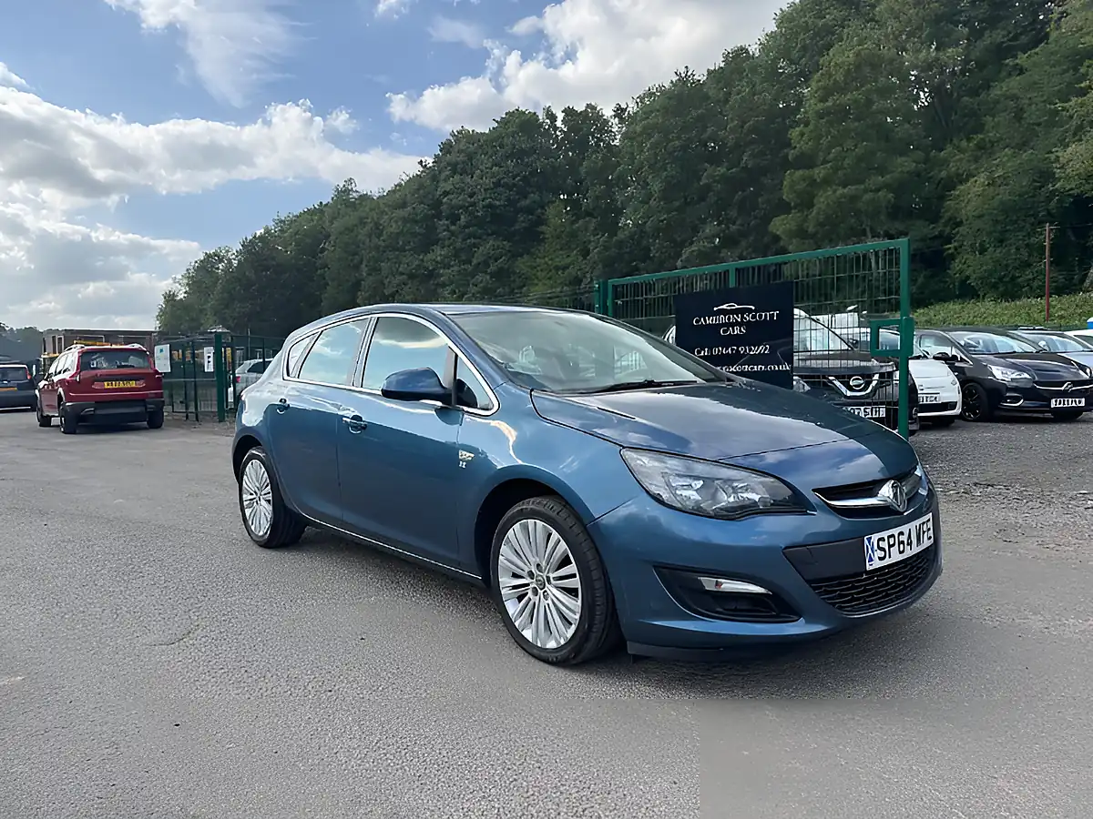 Used 2014 Vauxhall Astra Excite Blue - Interior and Exterior details 2