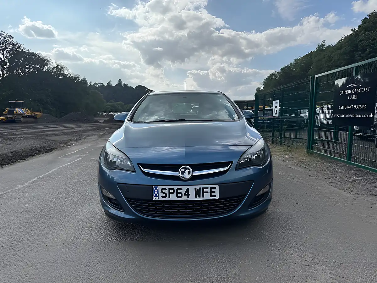 Used 2014 Vauxhall Astra Excite Blue - Interior and Exterior details 3