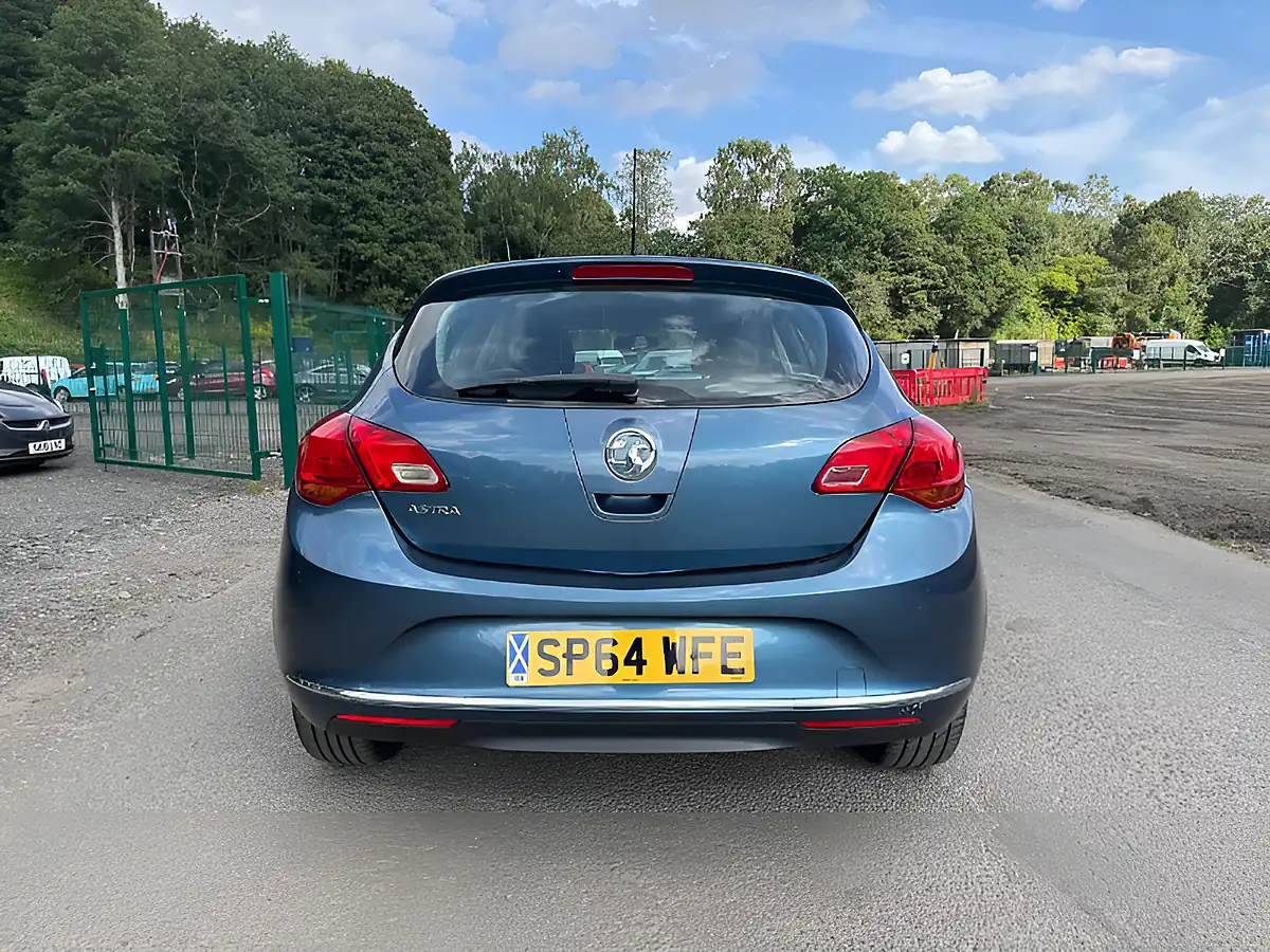 Used 2014 Vauxhall Astra Excite Blue - Interior and Exterior details 4