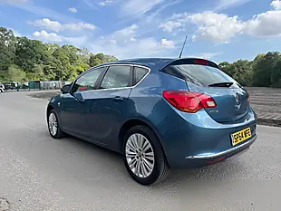 Used 2014 Vauxhall Astra Excite Blue - Interior and Exterior details 6