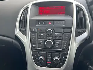 Used 2014 Vauxhall Astra Excite Blue - Interior and Exterior details 4