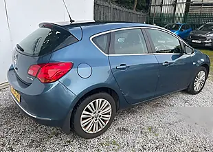 Used 2014 Vauxhall Astra Excite Blue - Interior and Exterior details 5