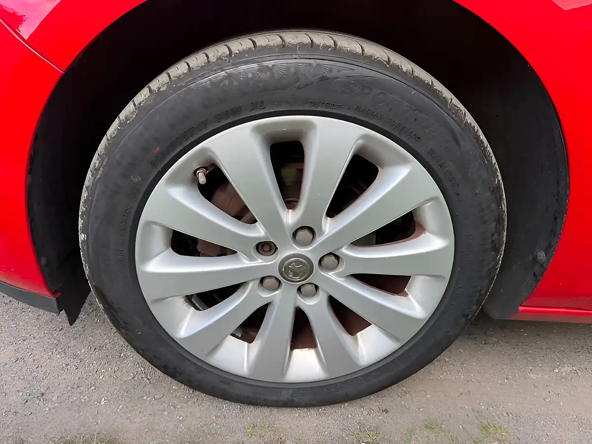 Used 2014 Vauxhall Astra Excite Red - Interior and Exterior details 11