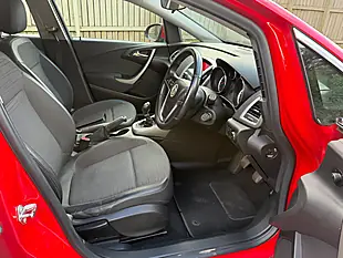 Used 2014 Vauxhall Astra Excite Red - Interior and Exterior details 13
