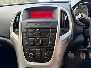 Used 2014 Vauxhall Astra Excite Red - Interior and Exterior details 15