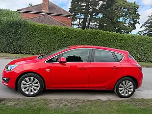 Used 2014 Vauxhall Astra Excite Red - Interior and Exterior details 8