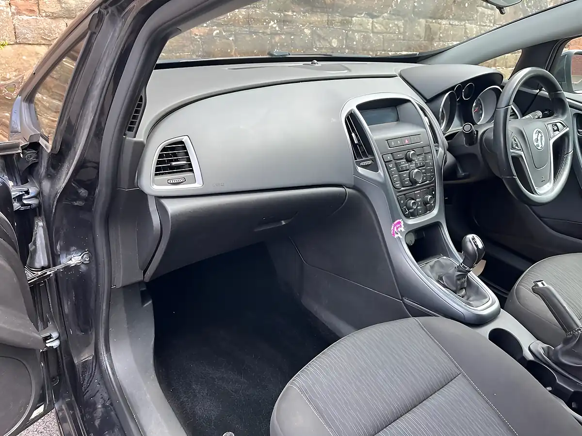 Used 2014 Vauxhall Astra Gtc Limited Edition Black - Interior and Exterior details 9