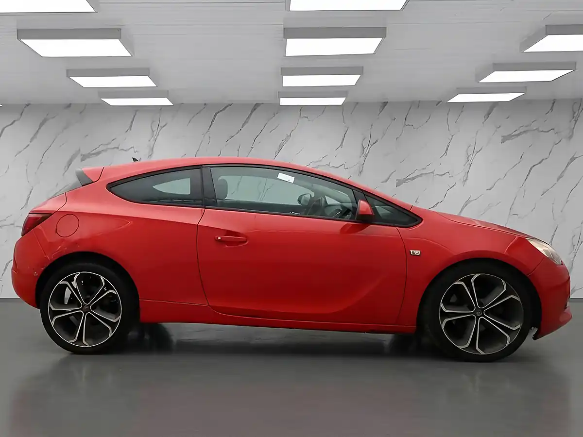 Used 2014 Vauxhall Astra Gtc Limited Edition Red - Interior and Exterior details 6