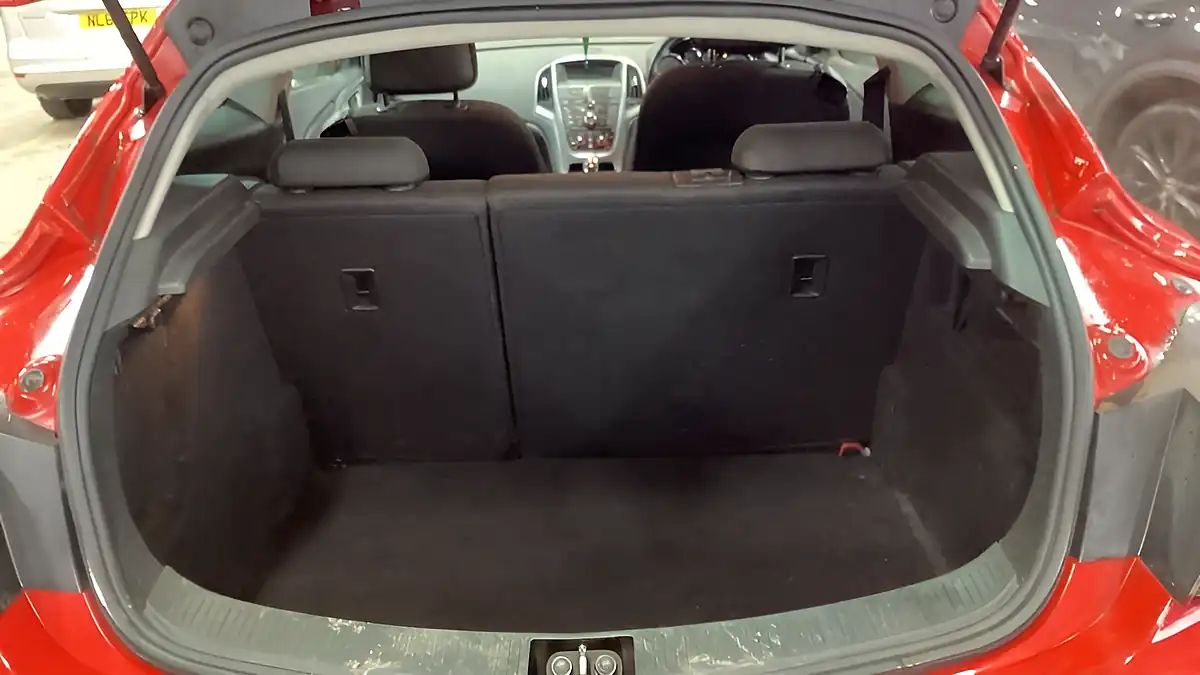 Used 2014 Vauxhall Astra Gtc Limited Edition Red - Interior and Exterior details 8