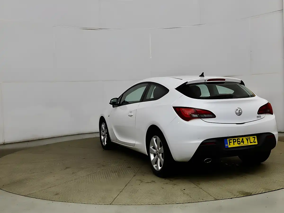 Used 2014 Vauxhall Astra Gtc Sport White - Interior and Exterior details 4
