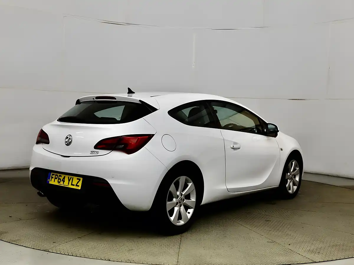 Used 2014 Vauxhall Astra Gtc Sport White - Interior and Exterior details 7
