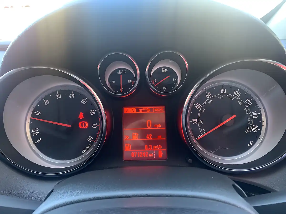Used 2014 Vauxhall Astra Gtc Sri Black - Interior and Exterior details 10