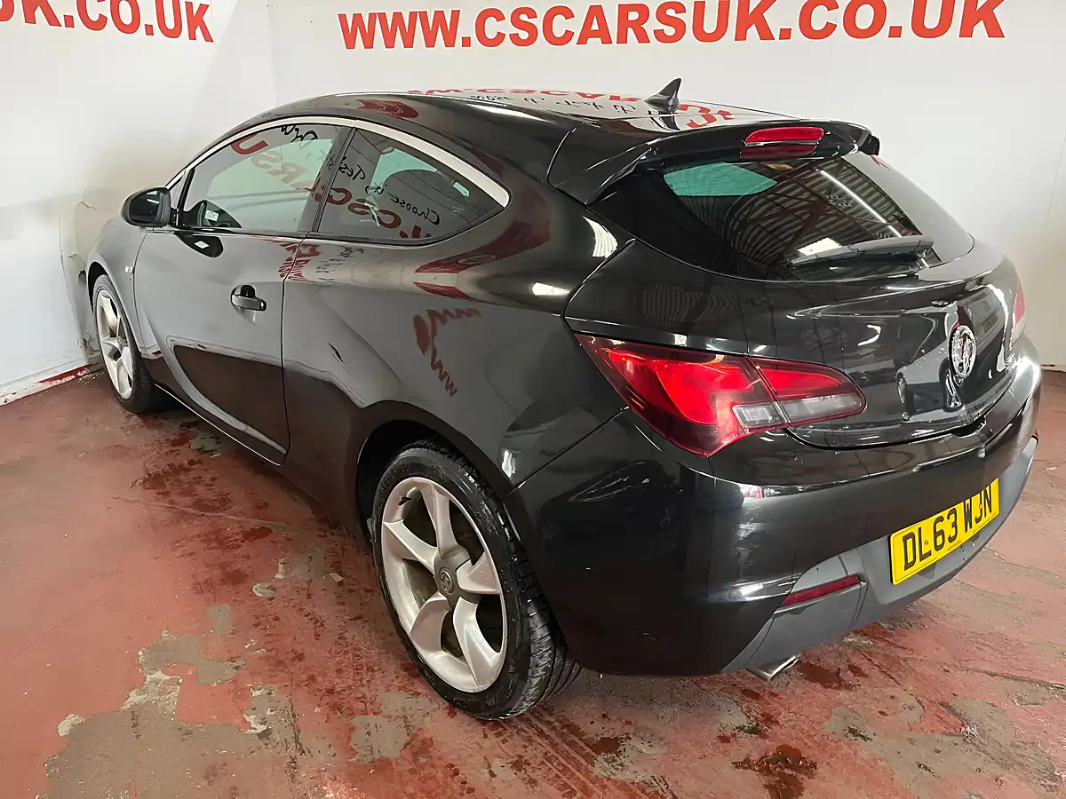 Used 2014 Vauxhall Astra Gtc Sri Black - Interior and Exterior details 5