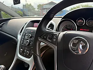 Used 2014 Vauxhall Astra Gtc Sri Blue - Interior and Exterior details 12