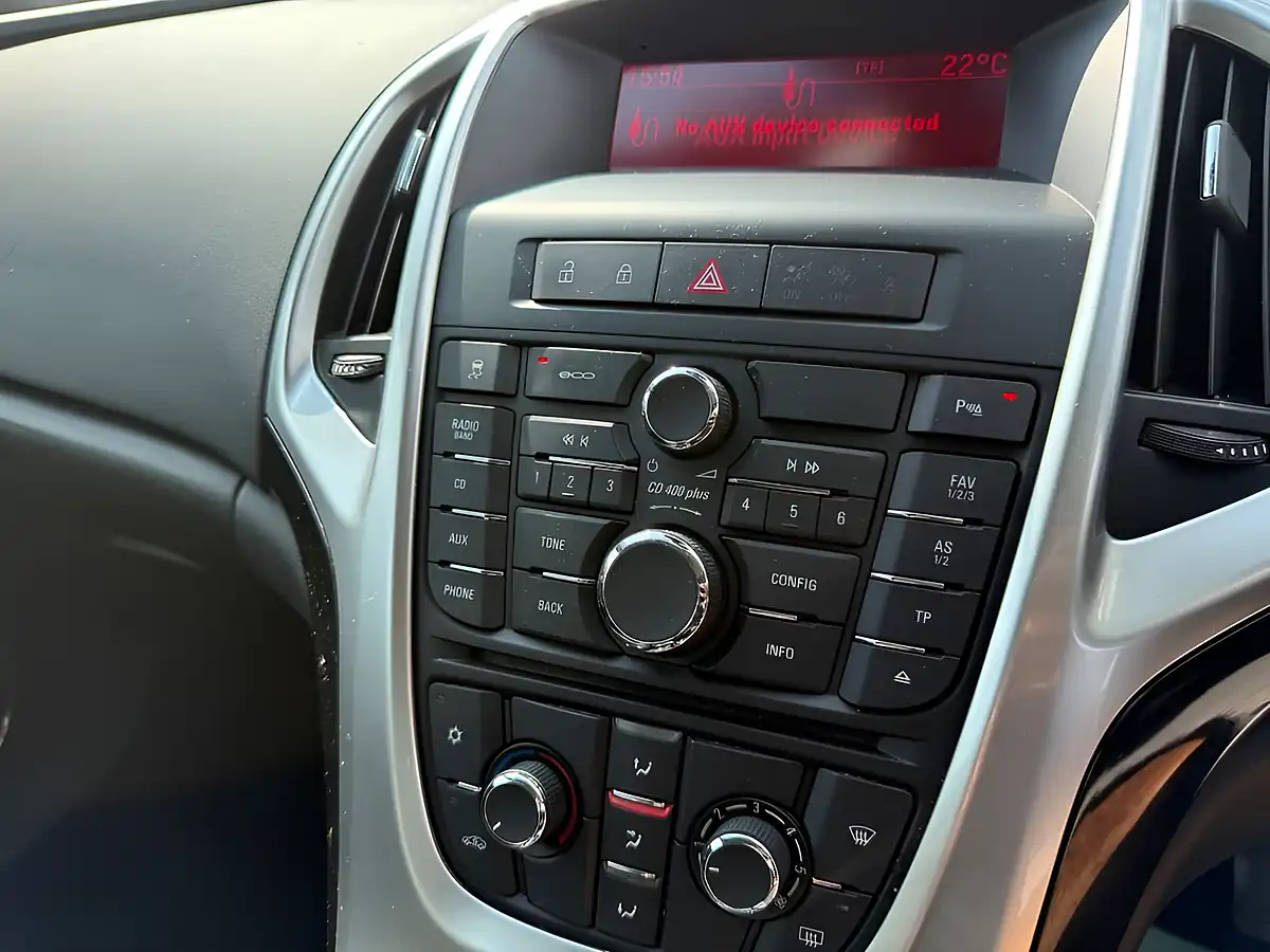 Used 2014 Vauxhall Astra Gtc Sri Blue - Interior and Exterior details 15