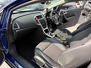 Used 2014 Vauxhall Astra Gtc Sri Blue - Interior and Exterior details 17