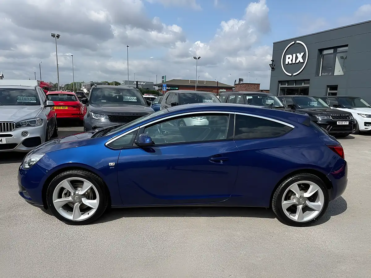 Used 2014 Vauxhall Astra Gtc Sri Blue - Interior and Exterior details 3