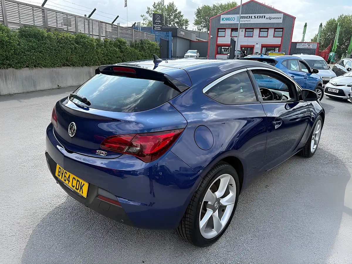 Used 2014 Vauxhall Astra Gtc Sri Blue - Interior and Exterior details 7