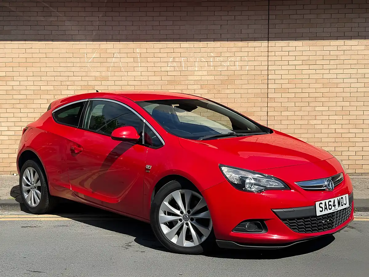 Used 2014 Vauxhall Astra Gtc Sri Red - Front View