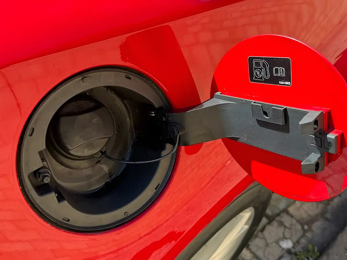 Used 2014 Vauxhall Astra Gtc Sri Red - Interior and Exterior details 9
