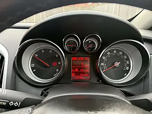 Used 2014 Vauxhall Astra Gtc Sri Red - Interior and Exterior details 12